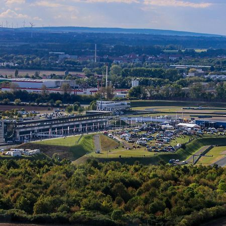 Hotel Motorsport Arena Ошерслебен Екстер'єр фото